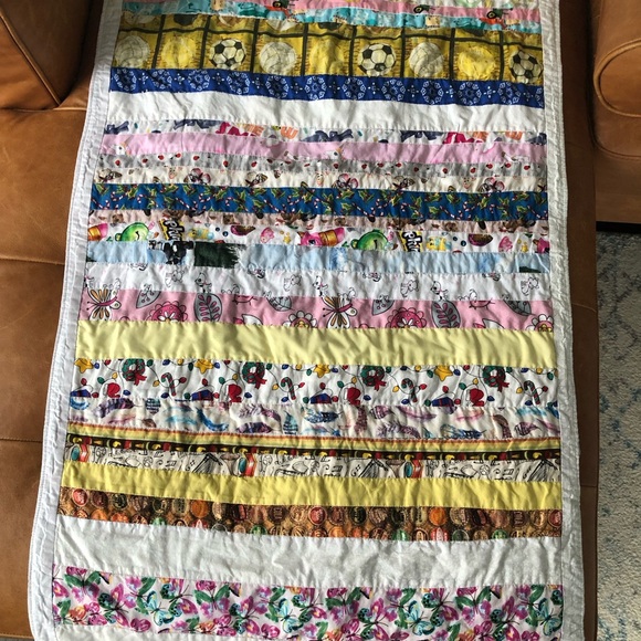 Vintage Patchwork Throw - Child’s Blanket - Cotton - 25” x 40” - Picture 4 of 8